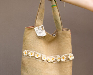 bolso de yute con flores, café cumbal